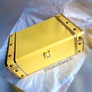 Trunk box hamper